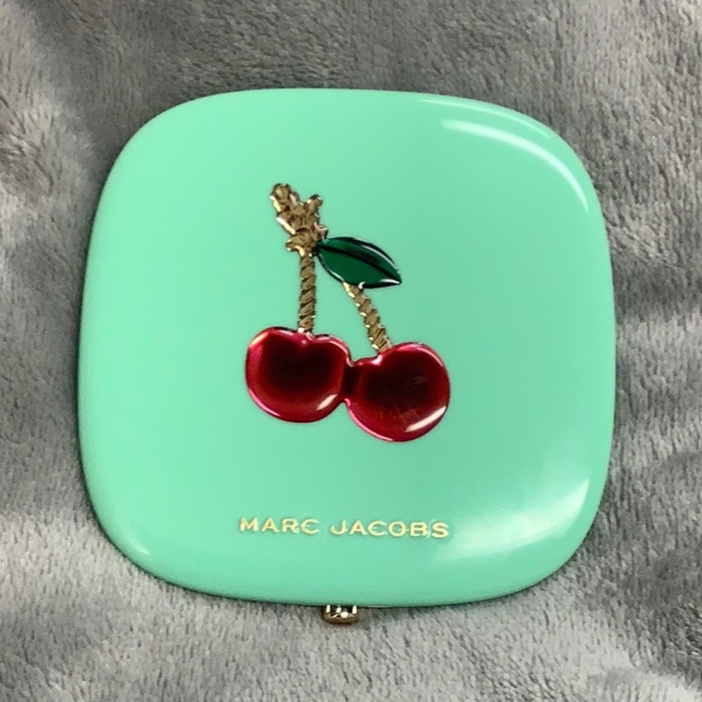 Marc Jacobs 79 GILTY
